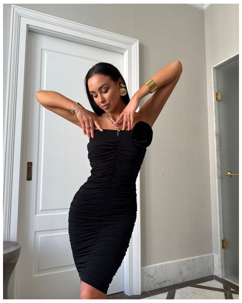 Sukienka tuba z różą La Milla czarna