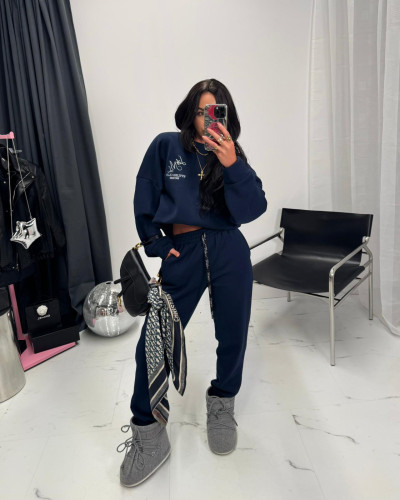 Spodnie dresowe ocieplane La Milla granatowe