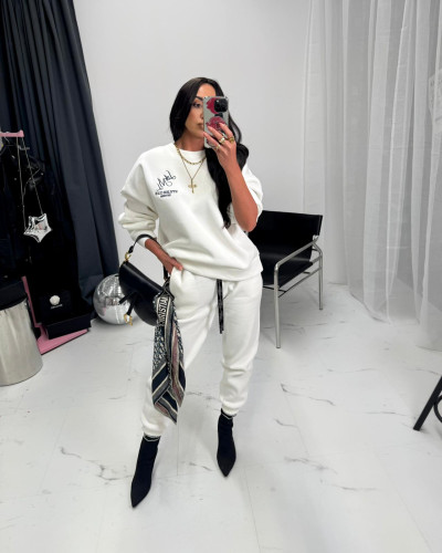 Spodnie dresowe ocieplane La Milla śmietankowe