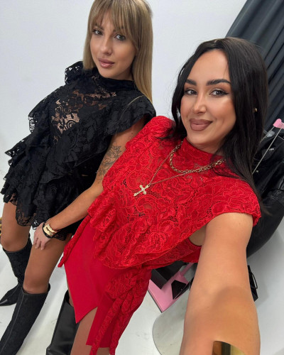 Bluzka koronkowa z wiązaniem La Milla czerwona