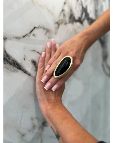 Pierścionek Czarna Orchidea złoty z czernią