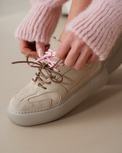 Sneakersy z kolorową sznurówką By o la la...!