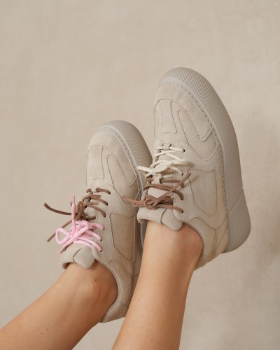 Sneakersy z kolorową sznurówką By o la la...!