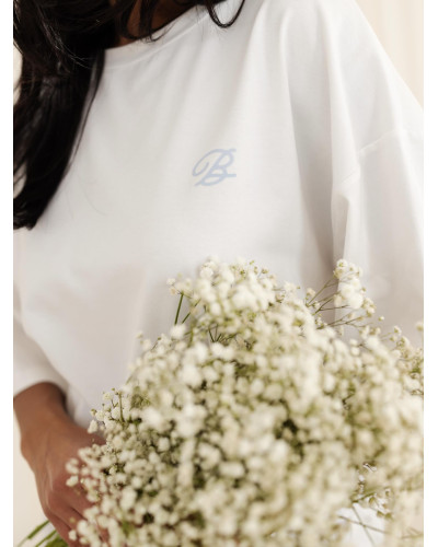 T-shirt z kwiatowym tyłem By o la la...! biały z niebieskim