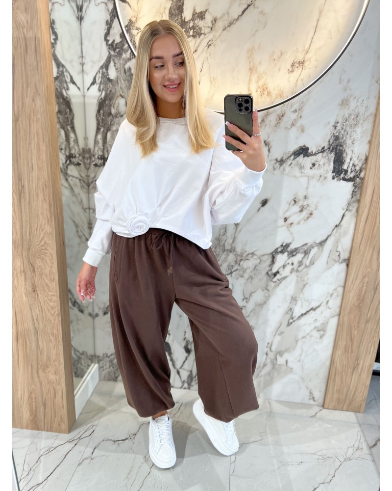 Bluza asymetryczna z różą By o la la...! biała Bluza asymetryczna z różą By o la la...! biała