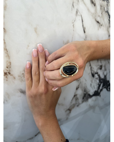 Pierścionek Venus czarny ze złotem