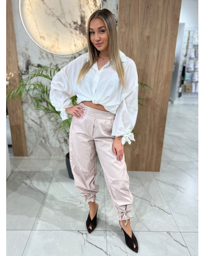 Spodnie z eko skóry z ozdobnym wiązaniem By o la la...! nude