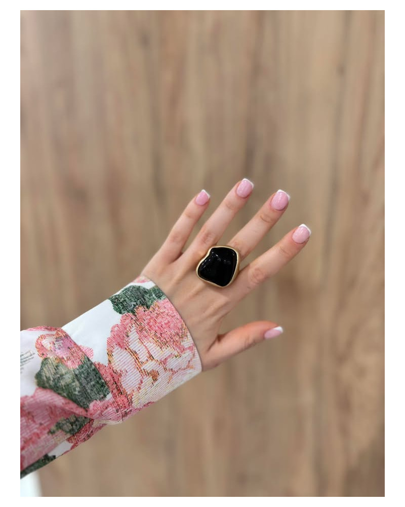 Pierścionek Ruben czarny ze złotem