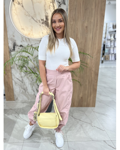 Spodnie z eko skóry z ozdobnym wiązaniem By o la la...! różowe