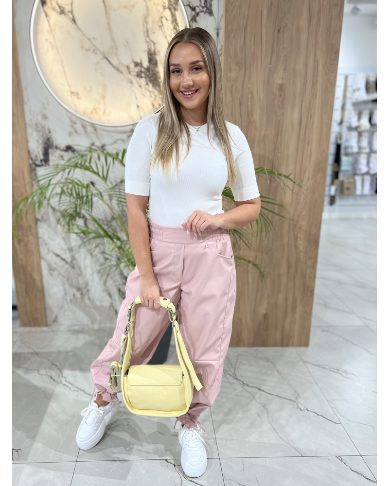 Spodnie z eko skóry z ozdobnym wiązaniem By o la la...! różowe