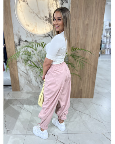 Spodnie z eko skóry z ozdobnym wiązaniem By o la la...! różowe