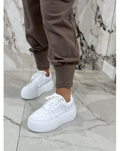 Spodnie dresowe z wywijaną gumą By o la la...! kakao