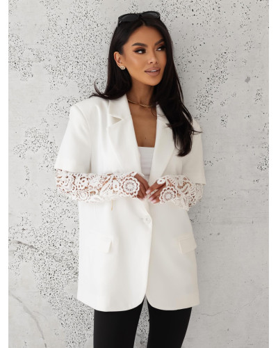 Marynarka z ażurowym rękawem By o la la...! biała