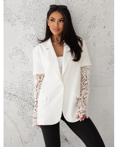 Marynarka z ażurowym rękawem By o la la...! biała