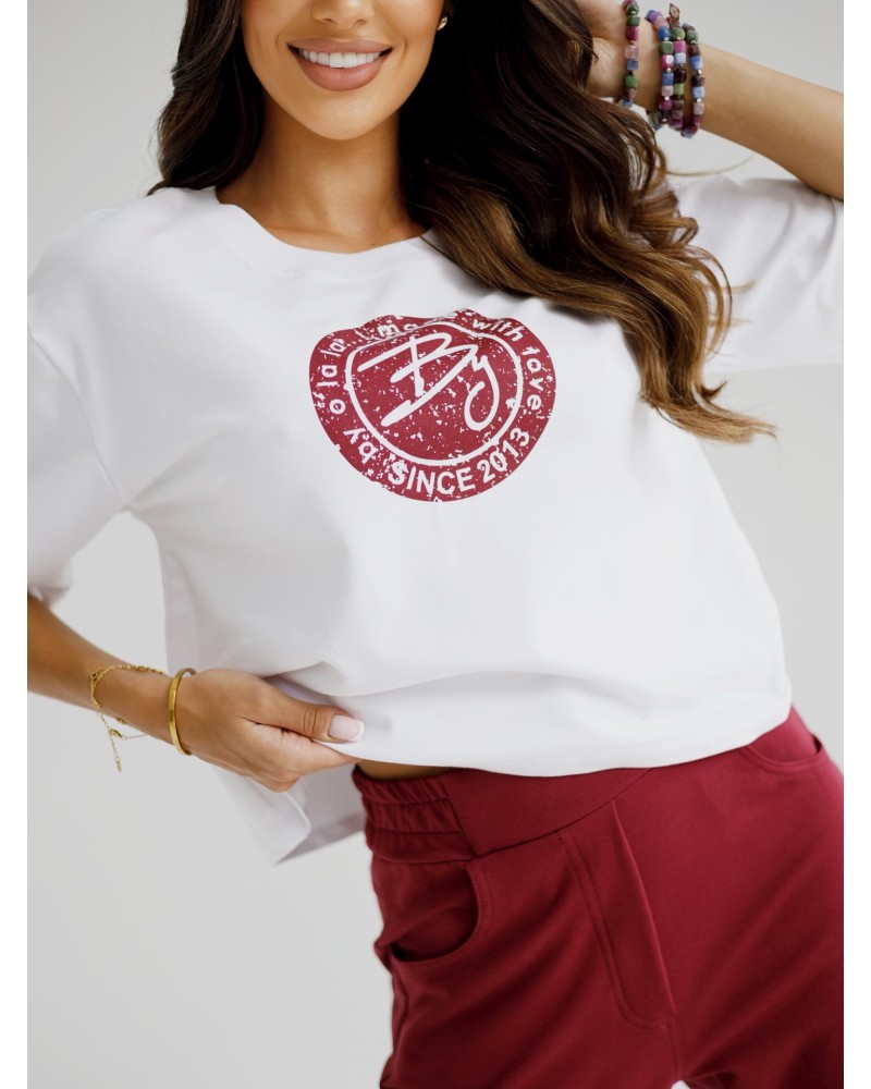 T-Shirt pudełko z okrągłym logo by o la la...! biały z merlotem T-Shirt pudełko z okrągłym logo by o la la...! biały z merlotem