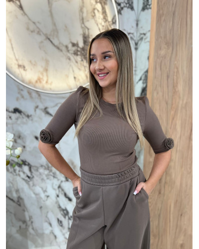 Basic z różami na rękawach By o la la...! kakao