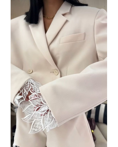 Marynarka krótka z koronką La Milla beżowa