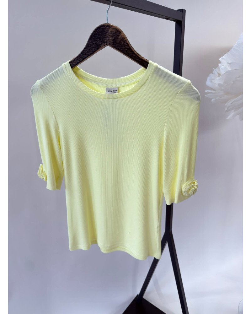 Basic z różami na rękawach By o la la...! sunshine