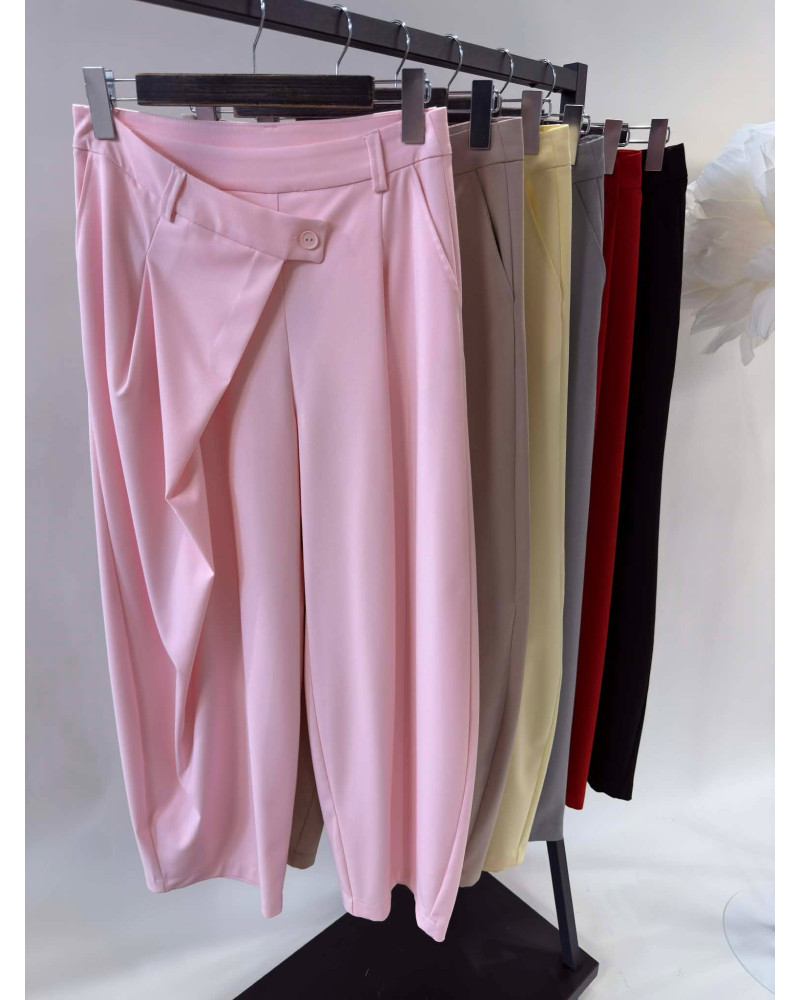 Spodnie materiałowe z asymetrycznym zapięciem By o la la...! czarny