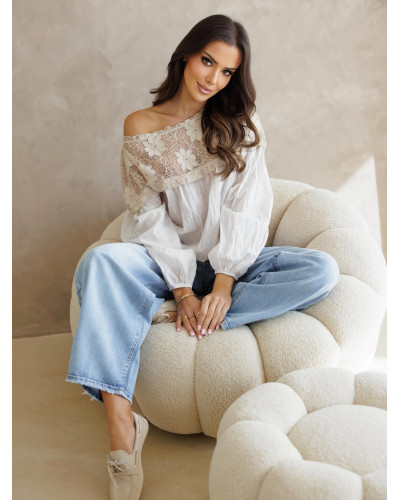 Bluzka z koronkowym wykończeniem By o la la...! beżowa