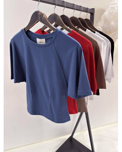 T-shirt taliowany z przeszyciem By o la la...! czarny