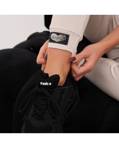 Spodnie dresowe serduszka By o la la...! beżowe